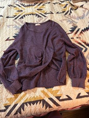 Hummingbird Waffle-Knit Puff Sleeve Crew Sweater - Plum